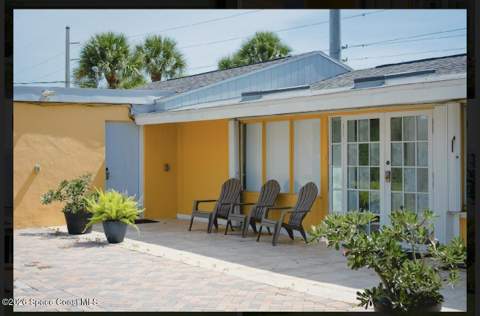 702 Oak Street, Melbourne Beach FL - photo 10 of 45