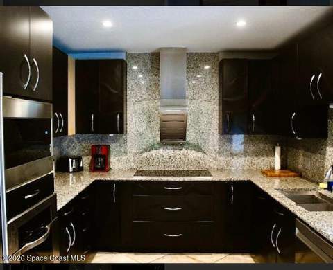 702 Oak Street, Melbourne Beach FL - photo 11 of 45