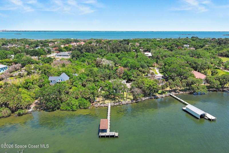 5 bedroom Single Family Residence at 4137 Crooked Mile Road, Georgiana Settlement, Merritt Island — photo 4