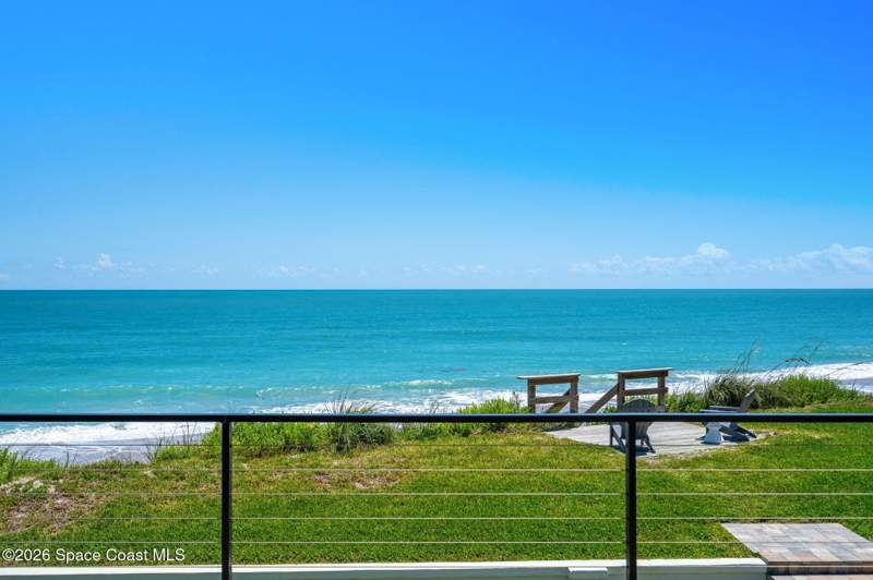 4 bedroom Single Family Residence at 5355 S Highway A1a, Melbourne Beach, Melbourne Beach — photo 5