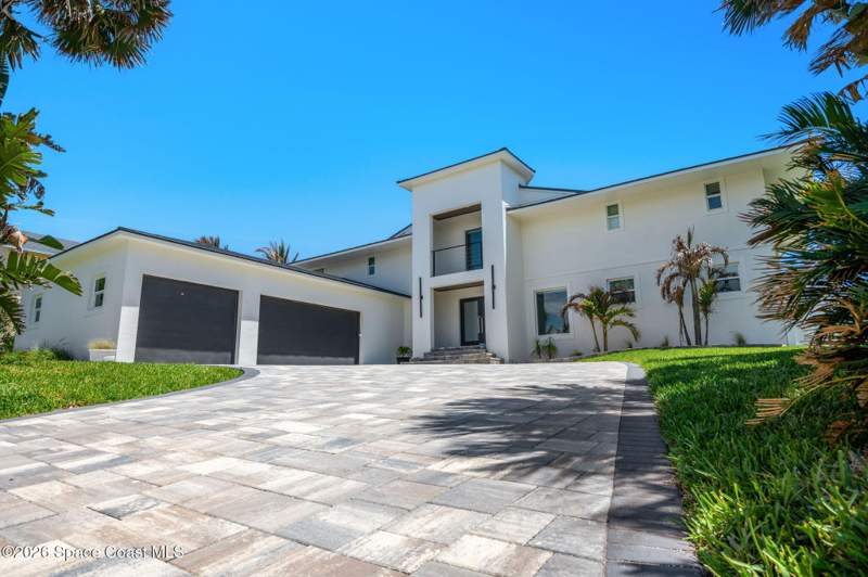 4 bedroom Single Family Residence at 5355 S Highway A1a, Melbourne Beach, Melbourne Beach — photo 3