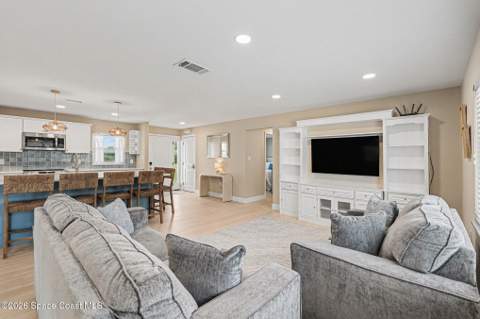 375 Cyprus Drive, Cocoa Beach FL - photo 11 of 31