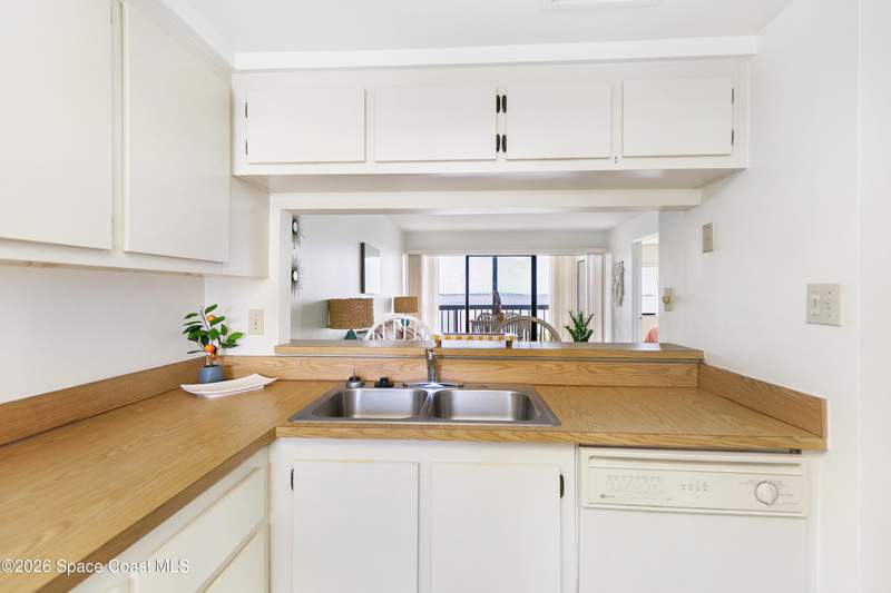 2 bedroom Condominium at 2465 S Washington Avenue #A402, Pelican Point Condo, Titusville — photo 4