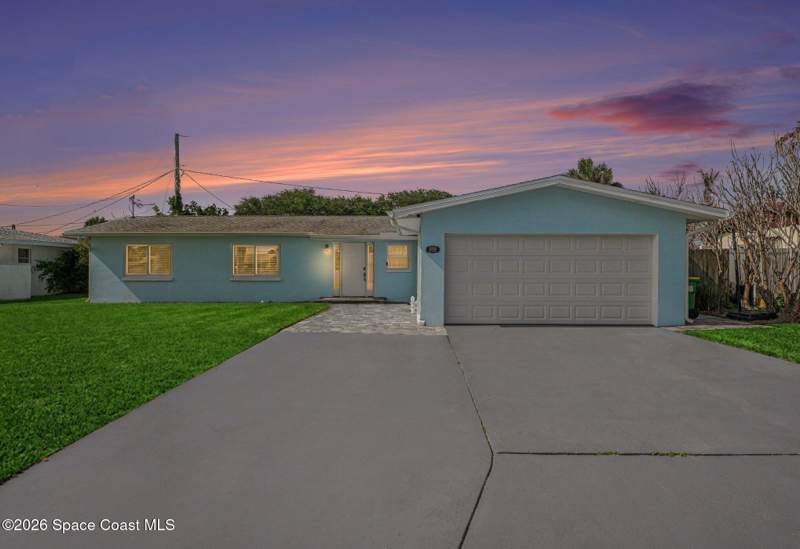 3 bedroom Single Family Residence at 375 Cyprus Drive, Cocoa Isles 8th Addn, Cocoa Beach — photo 3