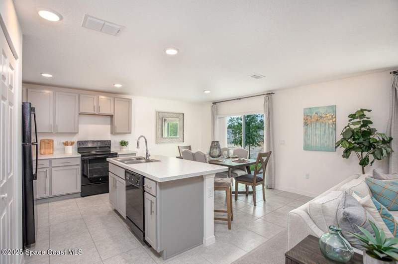 3 bedroom Single Family Residence at 206 Prairie Street, Port Malabar Unit 25, Palm Bay — photo 4