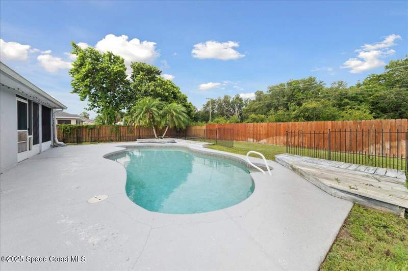 3 bedroom Single Family Residence at 897 Hunters Creek Drive, Hunters Creek Phase II, Melbourne — photo 5