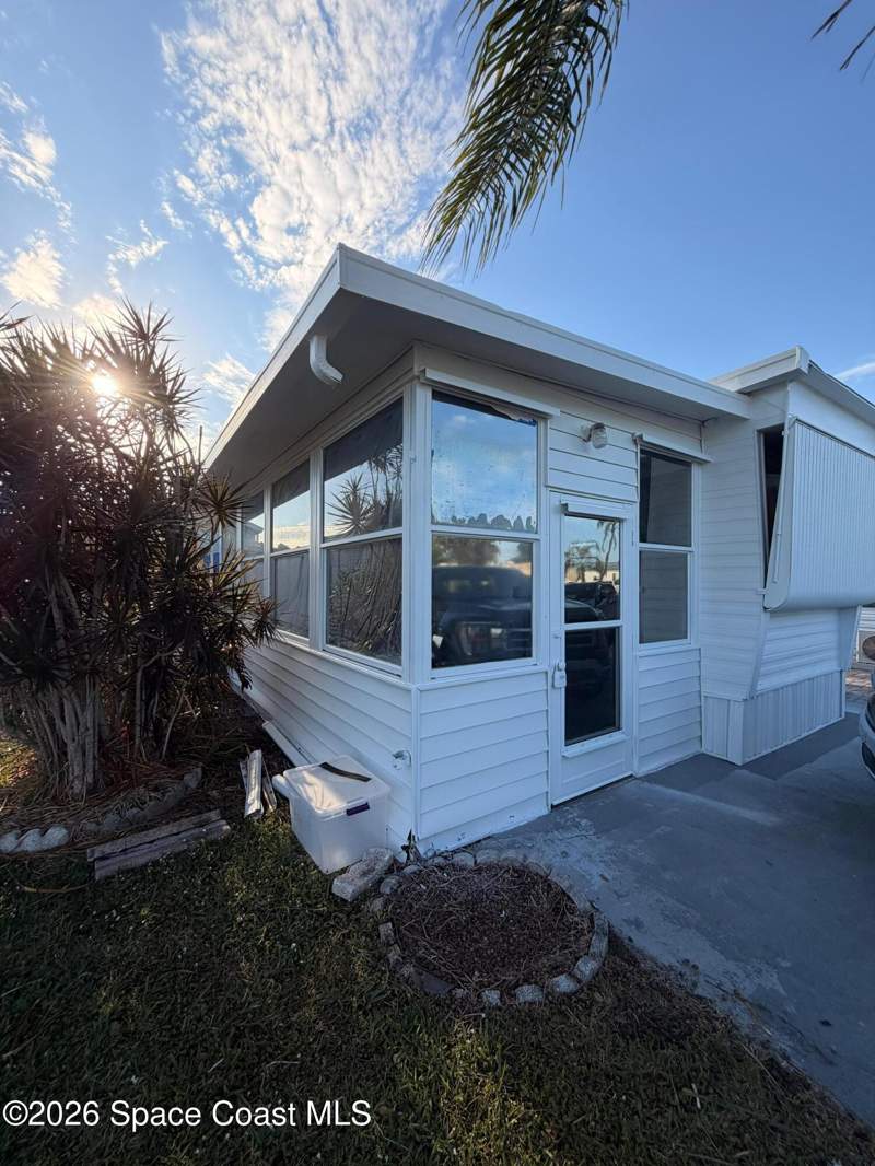 1 bedroom Mobile Home at 212 Cleveland Way, Ameri-Cana Resorts Co-Op, Rockledge — photo 4