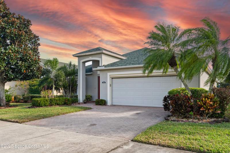 3 bedroom Single Family Residence at 741 Indian Oaks Drive, Pine Creek Phase 1, Melbourne — photo 2