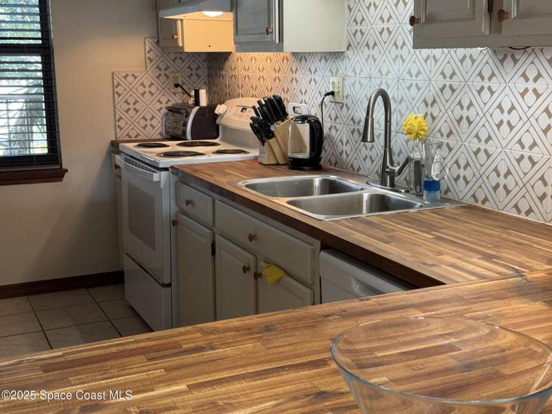 2 bedroom Condominium at 201 International Drive #124, The Oaks Condo Ph I, Cape Canaveral — photo 2