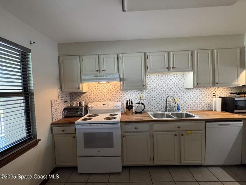 2 bedroom Condominium at 201 International Drive #124, The Oaks Condo Ph I, Cape Canaveral — photo 3