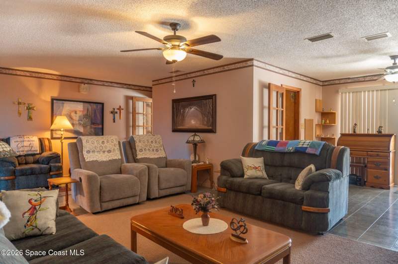 3 bedroom Single Family Residence at 9100 Central Avenue, Bay Crest Villa, Micco — photo 4