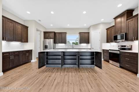 766 Starland Street, Palm Bay FL - photo 11 of 44