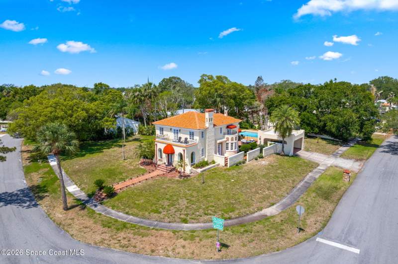 4 bedroom Single Family Residence at 2105 Mac Farland Drive, Carlton Terrace Amended Plat of, Cocoa — photo 5