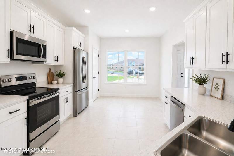 5 bedroom Single Family Residence at 1288 Soleway Avenue, St. Johns Preserve, Palm Bay — photo 4