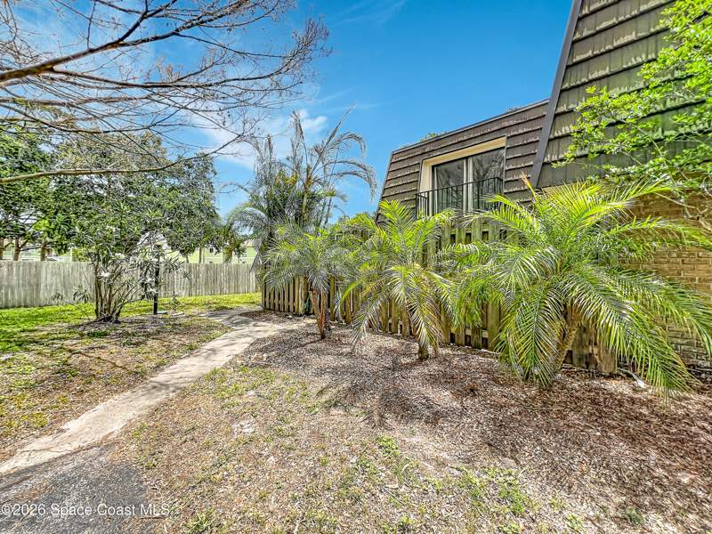 2 bedroom Townhouse at 3913 Vista Oaks Circle, Vista Oaks, Palm Bay — photo 2