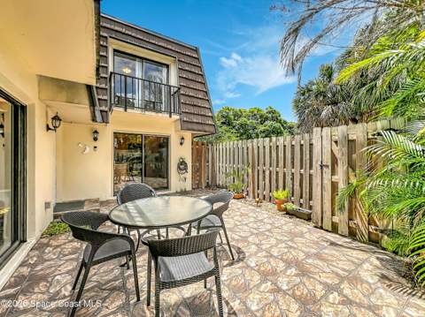3913 Vista Oaks Circle, Palm Bay FL - photo 6 of 43