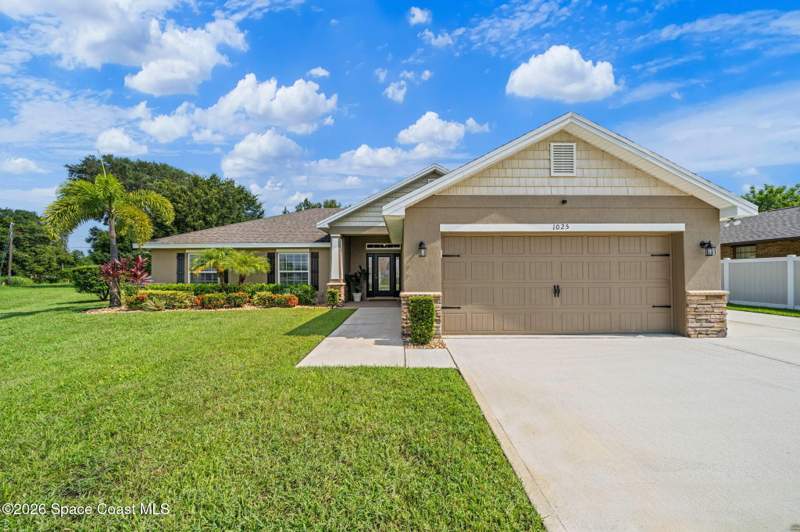 4 bedroom Single Family Residence at 965 Le Baron Street, Palm Bay, Palm Bay — photo 2