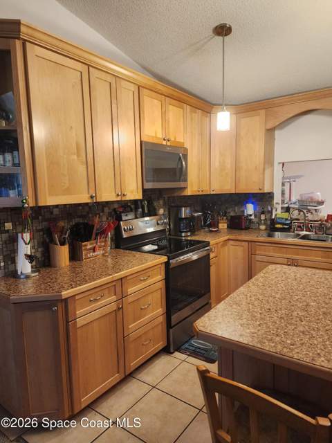 913 Commerce Road, Palm Bay FL - photo 7 of 27