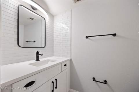 608 Cedar Side Circle, Palm Bay FL - photo 15 of 36