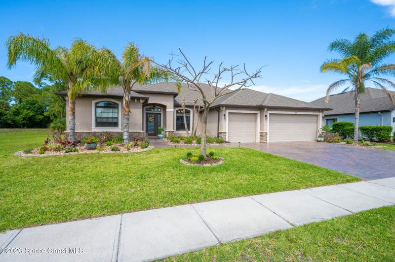 5 bedroom Single Family Residence at 3719 Salt Marsh Circle, Sawgrass at Suntree Phase 4, West Melbourne — photo 2