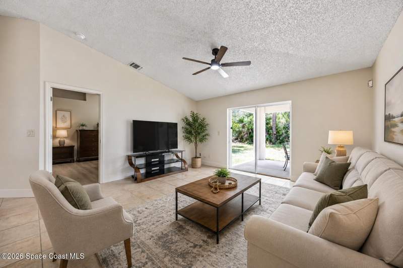 4 bedroom Single Family Residence at 4077 Mount Carmel Lane, Eagle Lake 2 Phase 2, Melbourne — photo 3