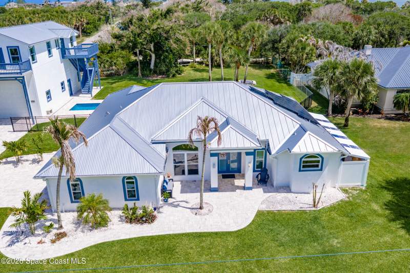 5 bedroom Single Family Residence at 125 Bayshore Drive, Sampson Grove Subdivision, Melbourne Beach — photo 2