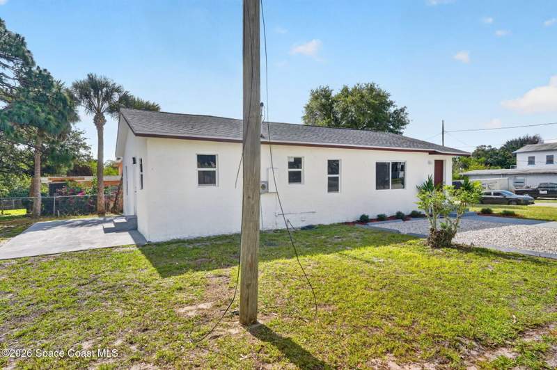 3 bedroom Single Family Residence at 2343 Grant Street, Crane Creek Hgts Unrec Subd, Melbourne — photo 4