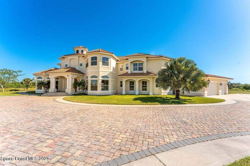 6 bedroom Single Family Residence at 9235 Babcock Street, Cape Kennedy Groves Unit 9, Palm Bay — photo 3