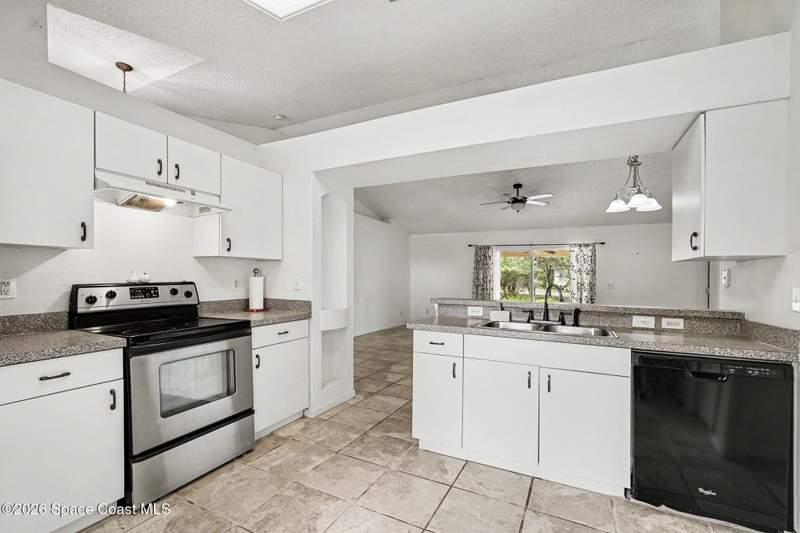 3 bedroom Single Family Residence at 1563 Hamilton Avenue, Port Malabar Unit 32, Palm Bay — photo 3