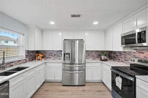 3259 Sea Oats Circle, Melbourne Beach FL - photo 8 of 28