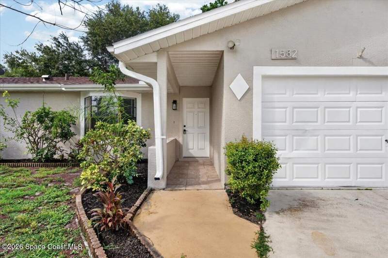 3 bedroom Single Family Residence at 1582 Giles Street, Port Malabar Unit 42, Palm Bay — photo 2