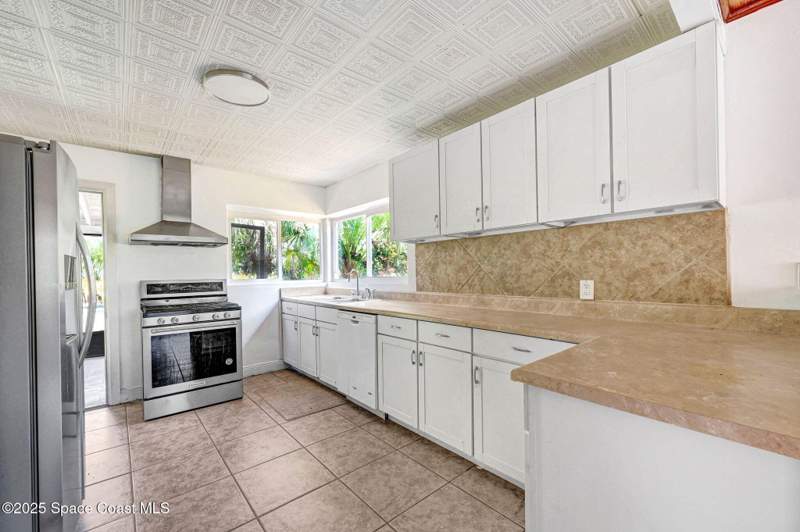 2 bedroom Single Family Residence at 100 Tampa Avenue, Indialantic By The Sea Sec D, Indialantic — photo 5