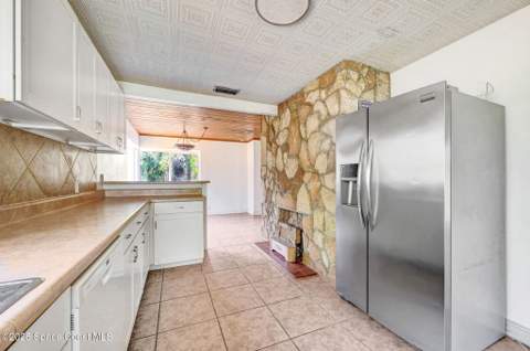 100 Tampa Avenue, Indialantic FL - photo 6 of 23