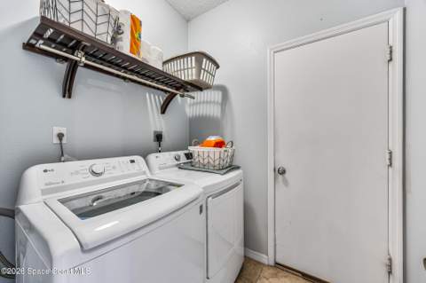 2049 Maeve Circle, Melbourne FL - photo 24 of 36