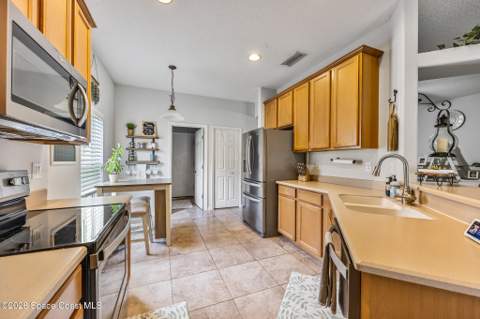 2049 Maeve Circle, Melbourne FL - photo 8 of 36