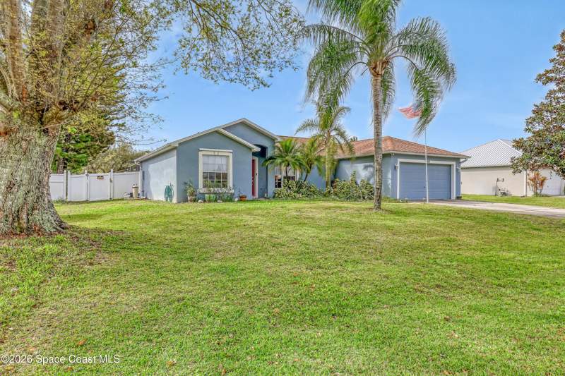 3 bedroom Single Family Residence at 938 Jettie Street, Port Malabar Unit 8, Palm Bay — photo 2