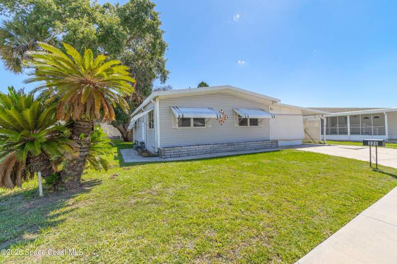 2 bedroom Manufactured Home at 320 Holiday Park Boulevard, Port Malabar Holiday Park Unit 1 1st Replat, Palm Bay — photo 3