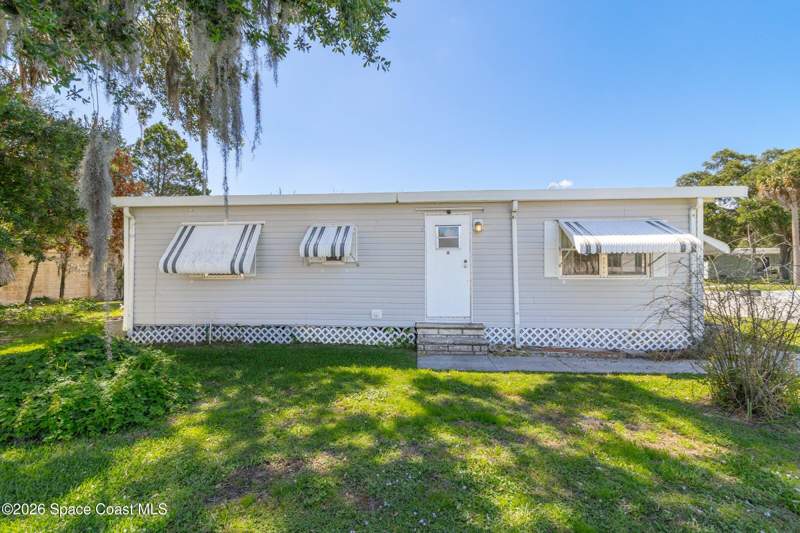 2 bedroom Manufactured Home at 320 Holiday Park Boulevard, Port Malabar Holiday Park Unit 1 1st Replat, Palm Bay — photo 4