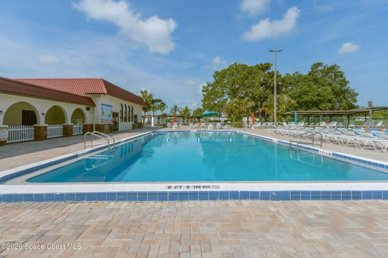2 bedroom Manufactured Home at 320 Holiday Park Boulevard, Port Malabar Holiday Park Unit 1 1st Replat, Palm Bay — photo 3