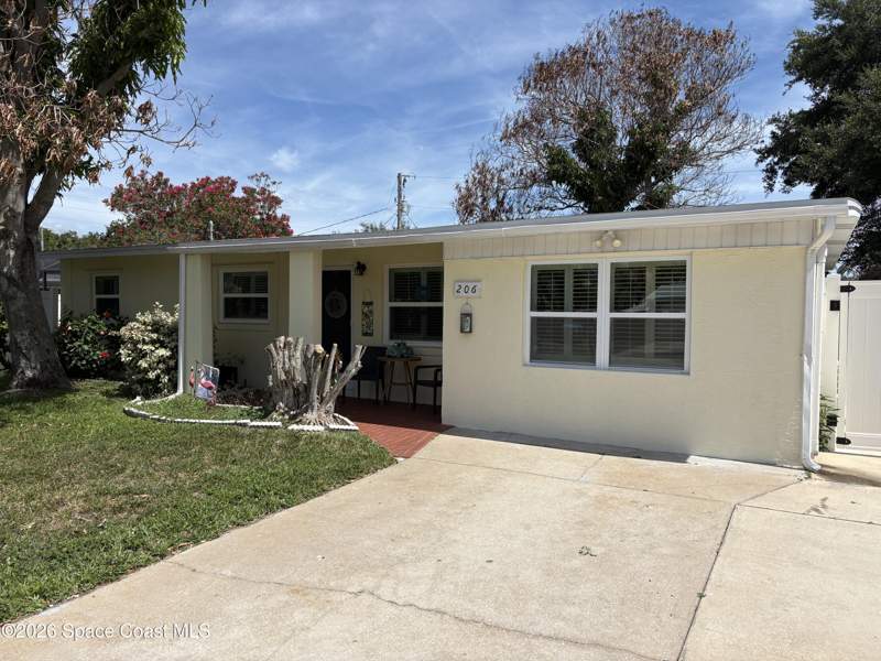 4 bedroom Single Family Residence at 206 Harbor Drive, Harbor Heights, Cape Canaveral — photo 4