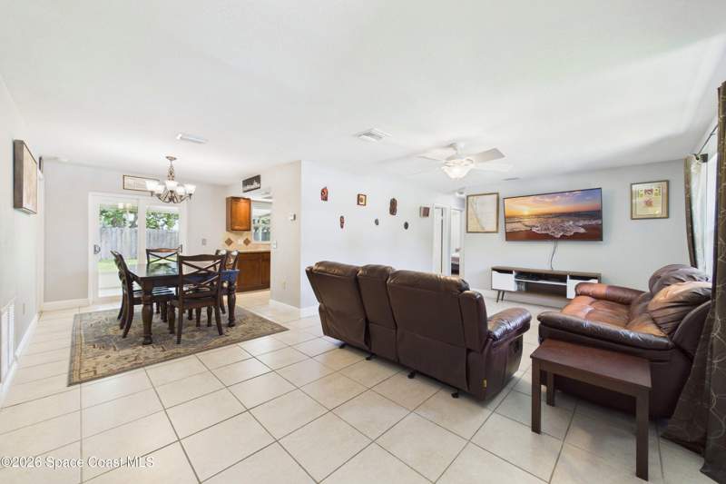 3 bedroom Single Family Residence at 1964 W Shores Road, Croton Park Unit 1, Melbourne — photo 5