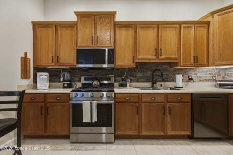 565 Greenleaf Lane, Titusville FL - photo 13 of 32
