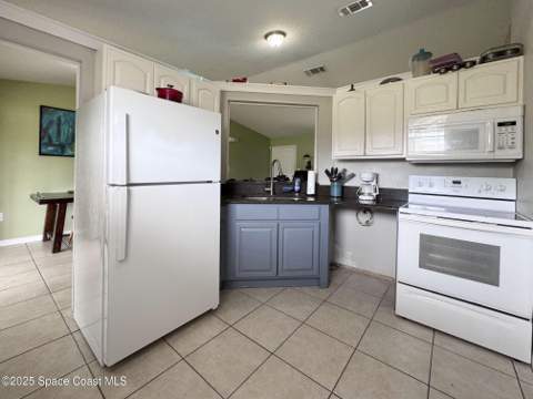 1470 SE Toy Street, Palm Bay FL - photo 6 of 17