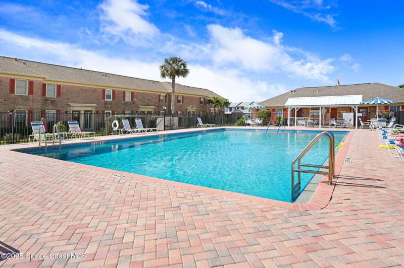 3 bedroom Condominium at 152 E East Colonial Court Court #84, The Jamestown Condo, Indian Harbour Beach — photo 3