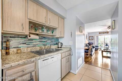 152 E East Colonial Court Court #84, Indian Harbour Beach FL - photo 12 of 25