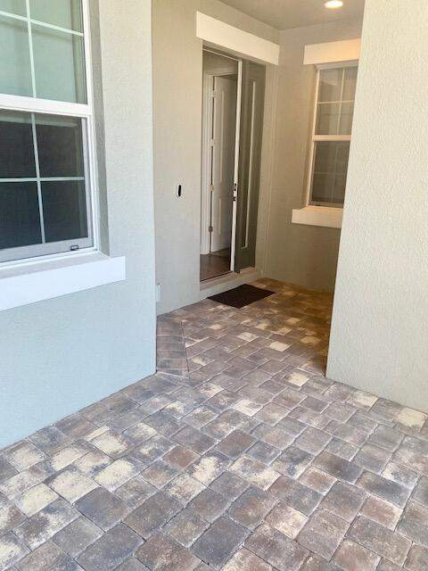 3 bedroom Townhouse at 2680 Ballydoyle Lane, Loren Cove, Melbourne — photo 2