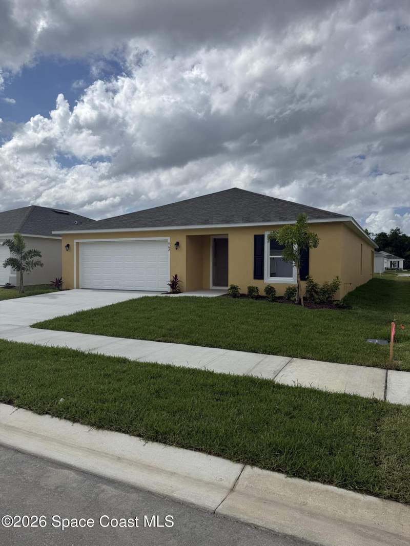 4 bedroom Single Family Residence at 962 SW Richmond Circle, Richmond Cove, Palm Bay — photo 2