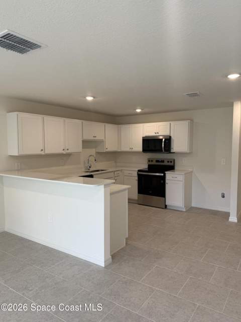 962 SW Richmond Circle, Palm Bay FL - photo 7 of 9