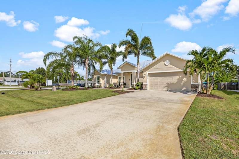 4 bedroom Single Family Residence at 885 Starland Street, Port Malabar Unit 11, Palm Bay — photo 2