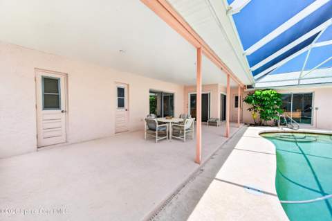 215 Dogwood Avenue, Melbourne Beach FL - photo 6 of 40